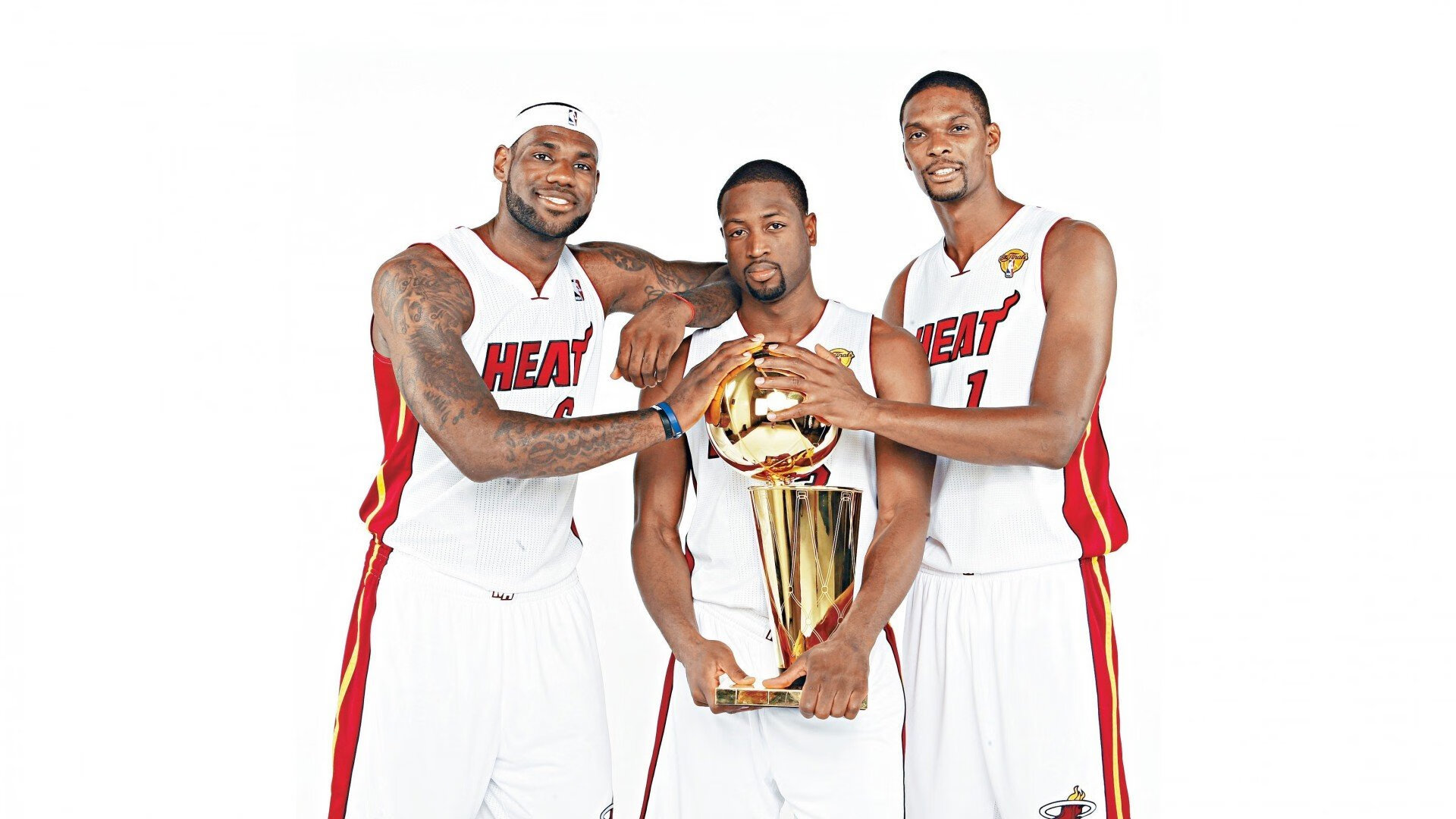 开云注册网址-2021年季后赛：库里连续投出关键三分，带领勇士逆风翻盘，库里季后赛得分